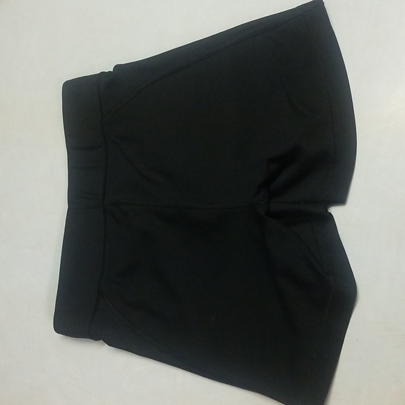 Women's Small Under Armour Heatgear Compression shorts - Picture 4 of 5